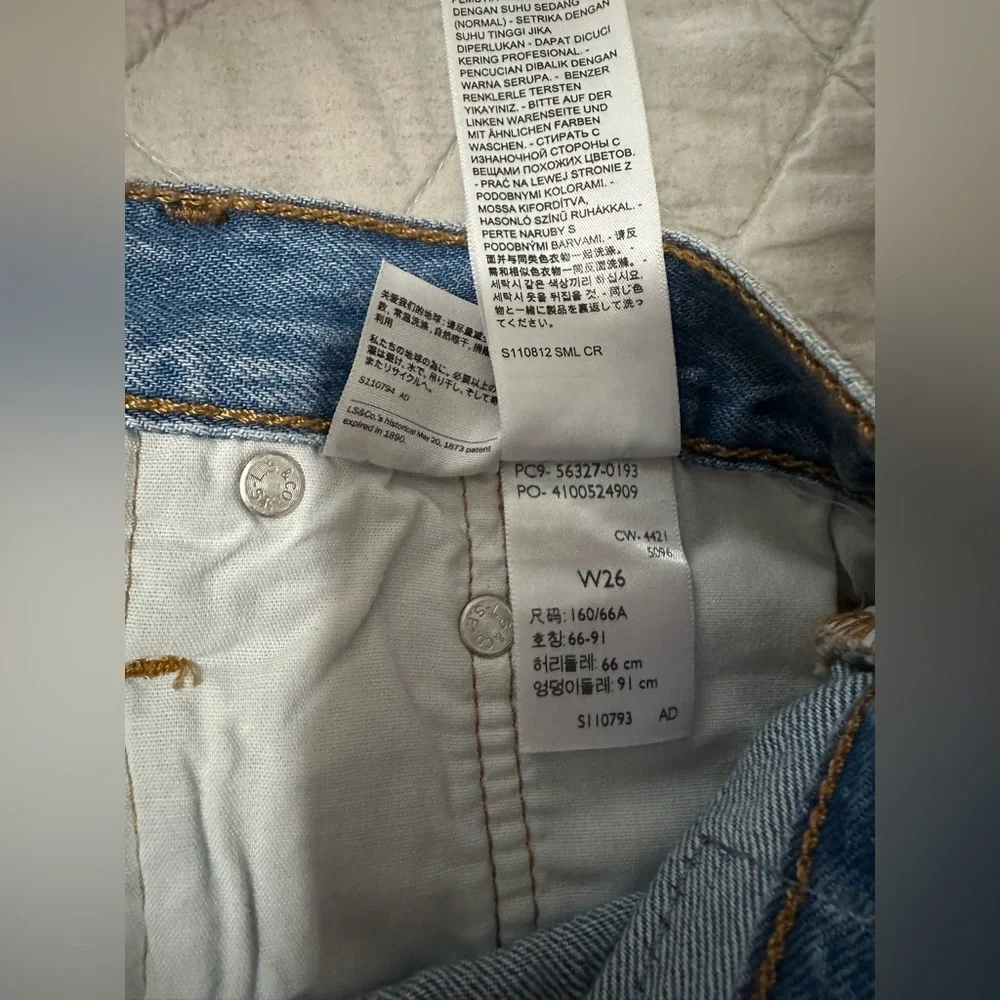 Levi 501 shorts NWOT - Picture 4 of 4